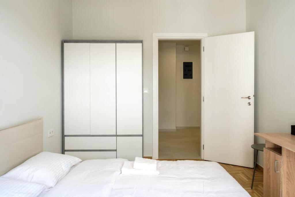 Modern Pangrati Flat! Apartment Athens Exterior photo